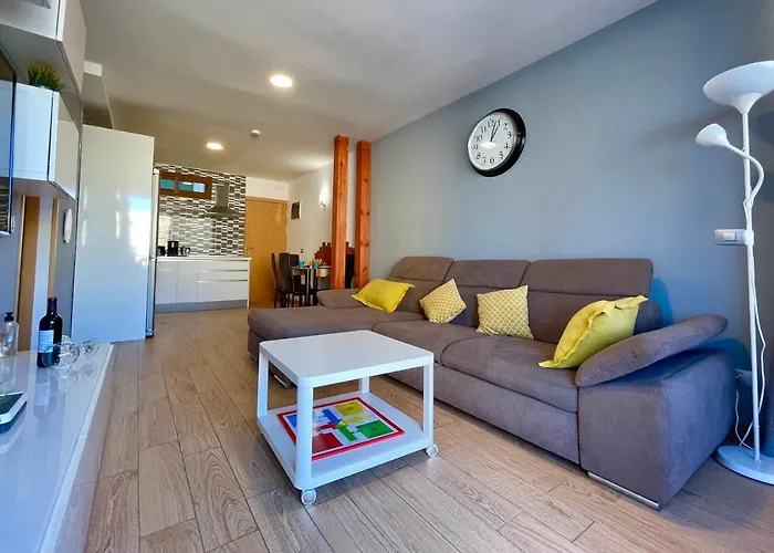Ohmyhost360 - Sunny Home Holidays